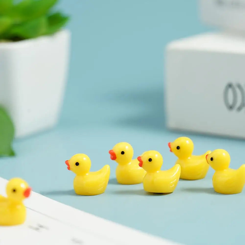 100/200pcs Yellow Duck Ornament Miniature Figures Tiny Duck Resin Handcraft Micro Mini ducklings garden Landscape Decoration