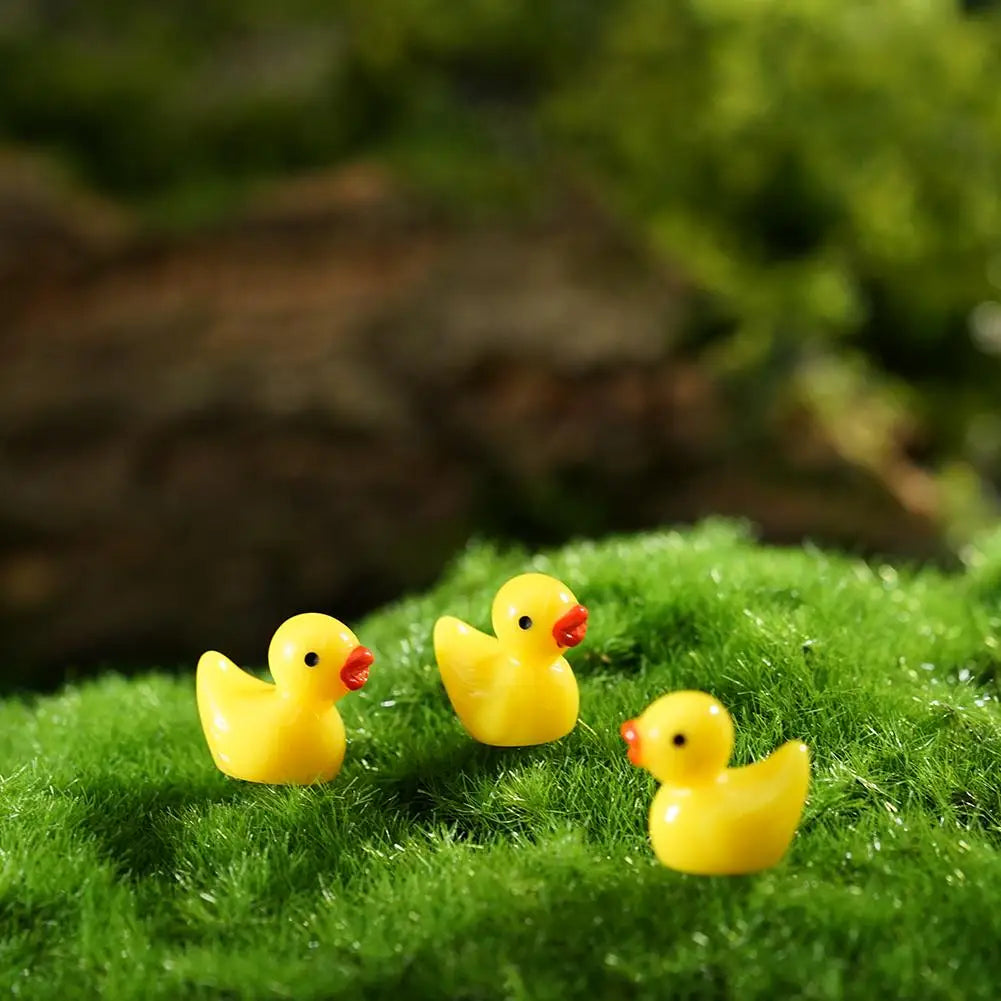 100/200pcs Yellow Duck Ornament Miniature Figures Tiny Duck Resin Handcraft Micro Mini ducklings garden Landscape Decoration